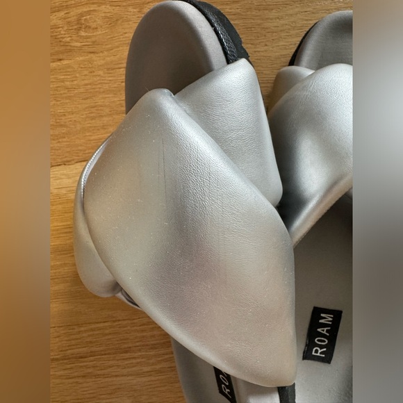 Roam Foldy Puffy‎ Silver Sandal size 9 VG condition - Picture 7 of 12